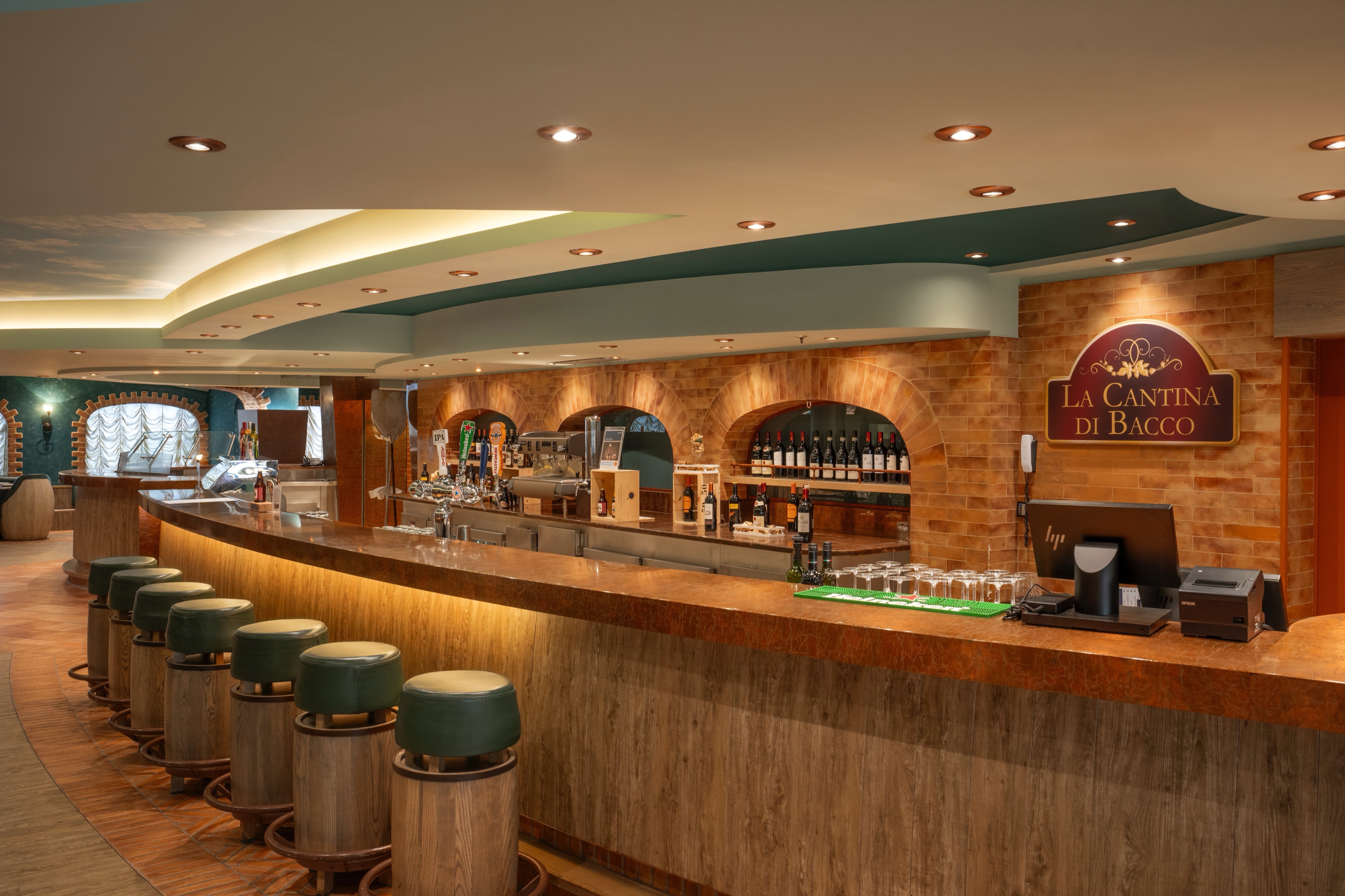 MSC Divina - La Cantina di Bacco Pizzeria & Wine Bar